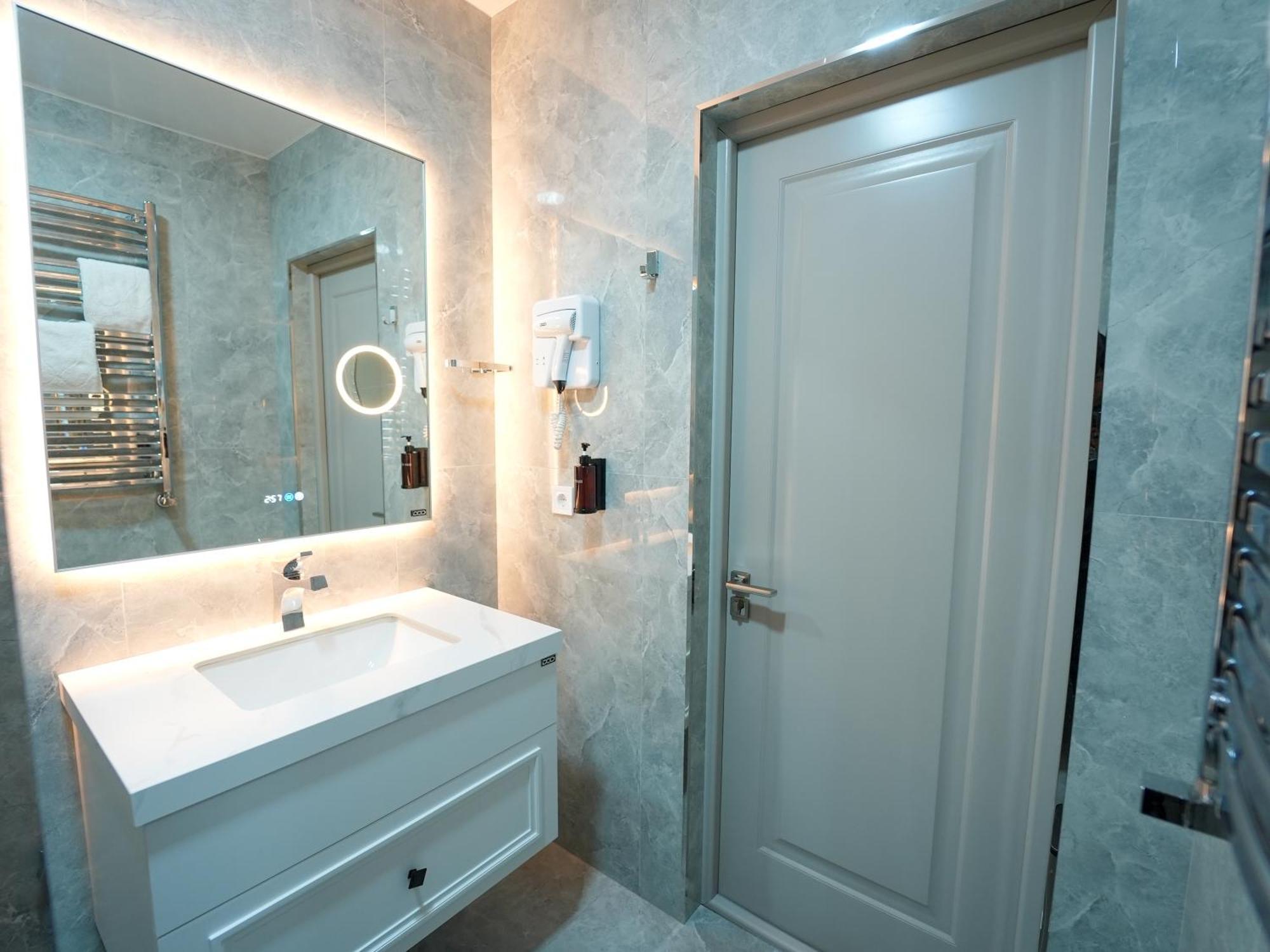 טשקנט Avant Express Hotel Pool&Spa מראה חיצוני תמונה
